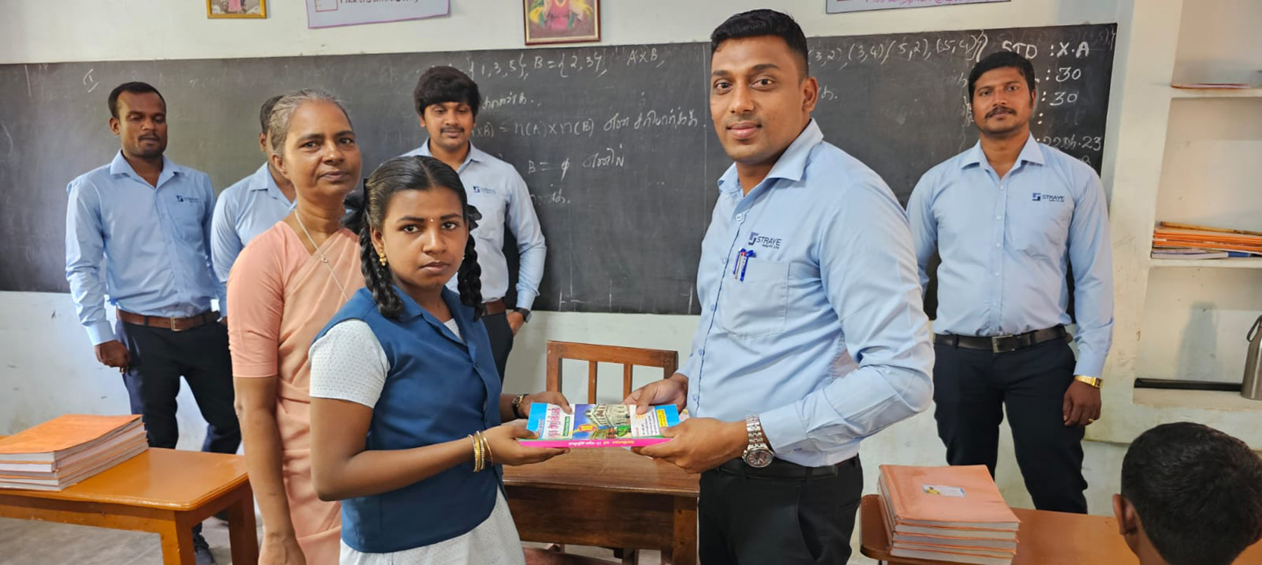 Featured image for “Straye bidrar med skolebøker i India”